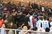 京吉大战看台火药味十足 CBA赛场再响不和谐音