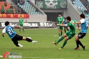 大连英博主场3-0完胜浙江绿城，极致防反打懵传控大师
