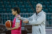 马赫抵达山西女篮开启首训 亲力亲为调教年轻队员