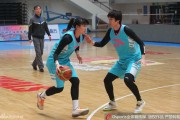 京城玫瑰静待绽放：首钢女篮最后一练，主帅许利民运筹帷幄邵婷领衔冲刺