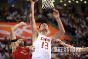 西班牙vs中国男篮热身赛：胡明轩压哨绝杀率队复仇西班牙劲旅