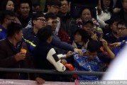 江苏主场大胜北京，球迷误入阵营引发冲突