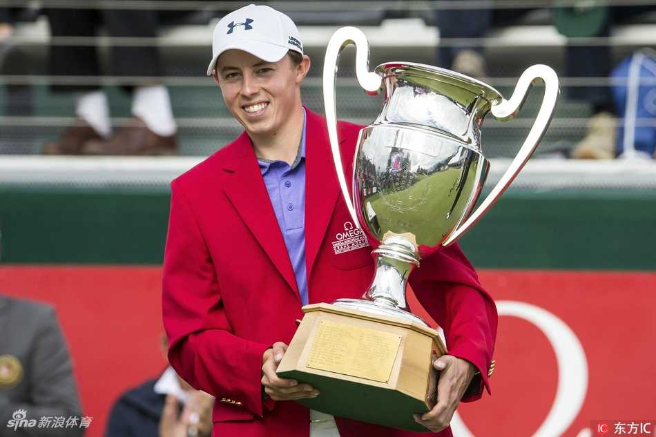 赛事举办地克莱恩斯席瑞高尔夫俱乐部，翠绿球道与远处覆雪的阿尔卑斯山峰交相辉映，宛如仙境。