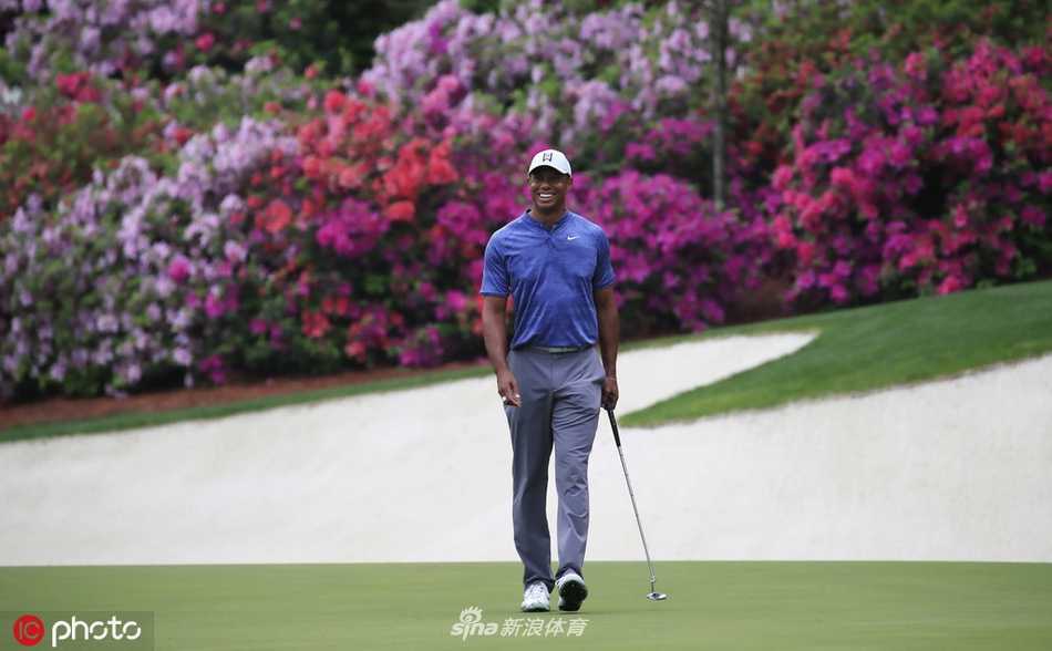 夕阳余晖下，奥古斯塔球场的剪影宁静而壮丽，等待着即将到来的巅峰对决