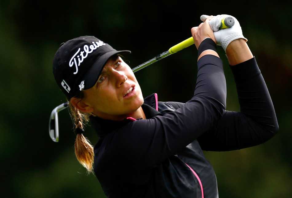 法国球员尹彻挥杆姿态潇洒流畅，体现了欧洲球员特有的优雅技术与力量结合。