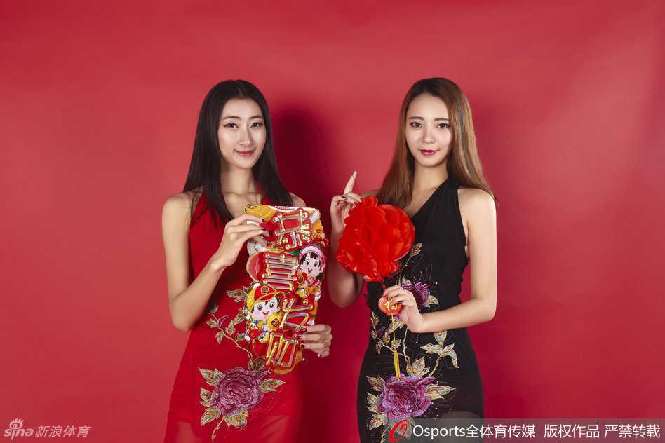 红装热舞点燃新年激情 宏远宝贝眉眼含笑送祝福