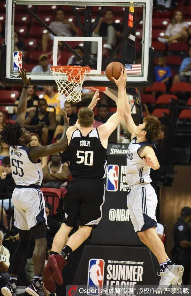 丁彦雨航眼神坚毅蓄势待发 准备在夏季联赛的舞台上再次证明自己