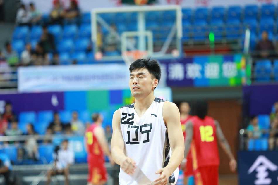 福清争霸赛辽篮狂胜立陶宛劲旅 胜利时刻全队围成一圈,怒吼庆祝这场摧枯拉朽的狂胜