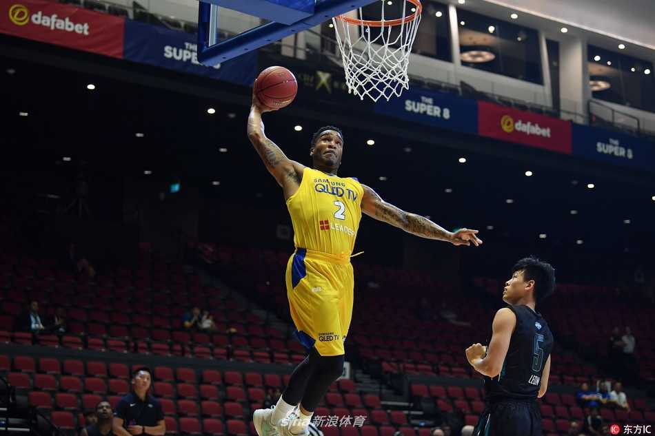 超级八澳门篮赛首尔三星射落富邦勇士 张宗宪飙二十一分难救主 张宗宪带球飞速突破首尔三星防线,犹如喷射机掠过球场,两名防守球员奋力封堵仍慢半拍。