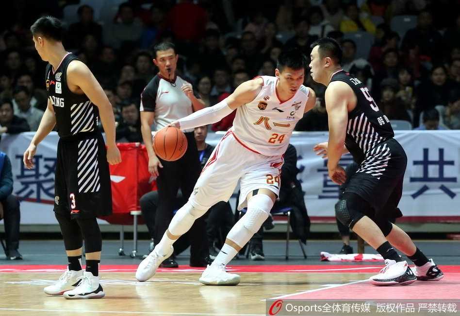 辽篮全华班末节发力 客场大胜八一豪取四连胜 李晓旭伤愈复出登场,外线发炮三分稳稳命中