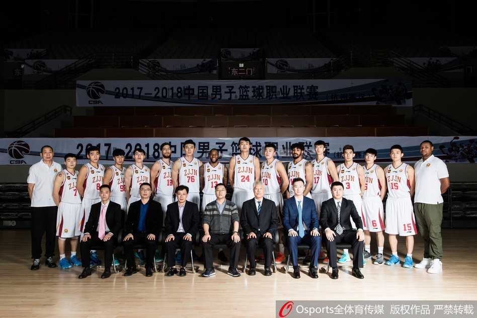 青春风暴重回杭州 浙江稠州银行男篮新纪元 新援威姆斯面带微笑,身形矫健,这位经验丰富的外援将用全能表现为年轻球队保驾护航