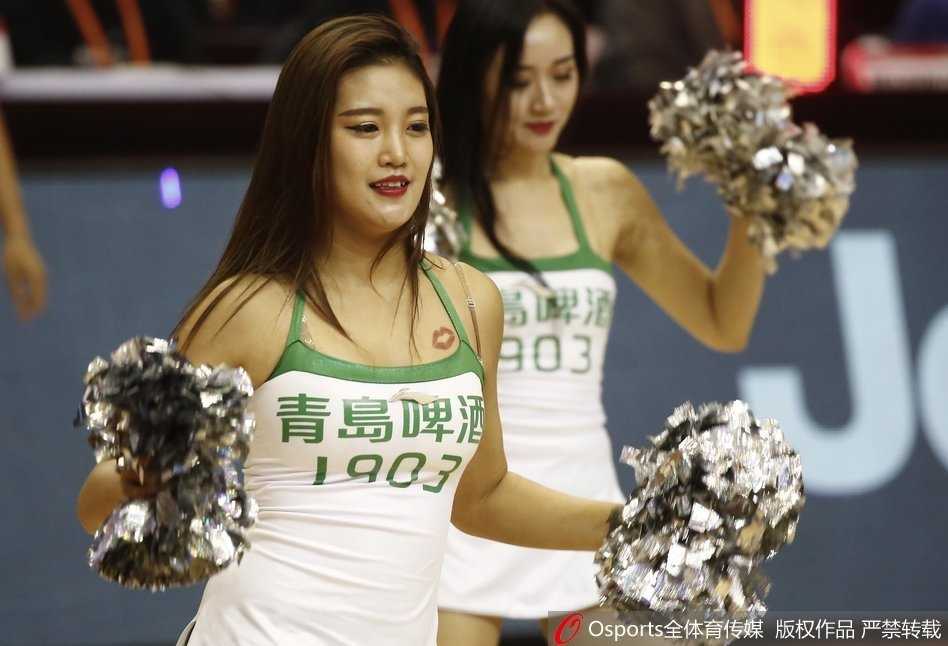 比赛进入白热化，宝贝们戴上酷酷的墨镜，动作变得更加利落干脆，每一次扭胯都带着一股不服输的劲头，仿佛在用肢体语言告诉所有人：战斗还未结束。