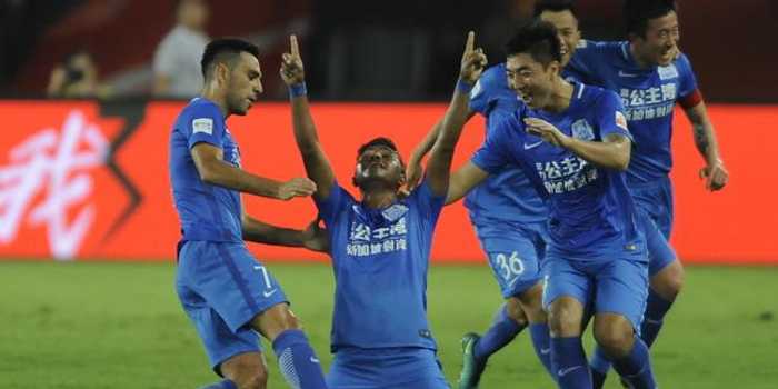 恒大2-0富力迎范加尔首秀开门黑 暴力鸟传射主宰德比