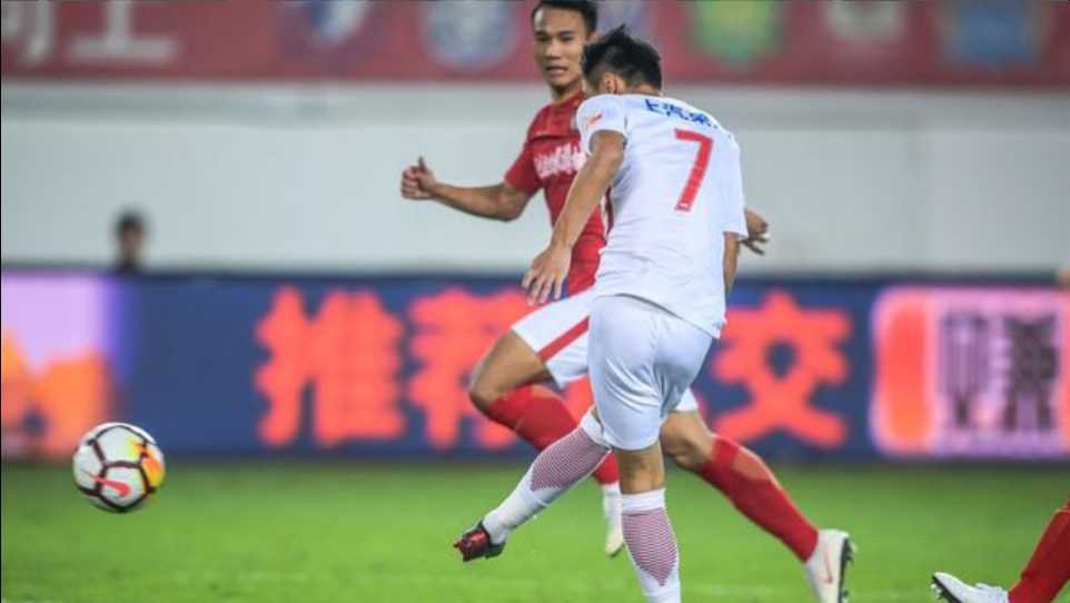 抱歉，目前的搜索结果未能找到“恒大vs上港中超第8轮”的相关比赛信息。搜到的内容多为其他轮次或不同赛事的对决。