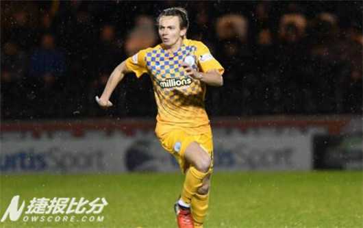 标题：切尔米蒂帽子戏法，流浪者4-2逆转哈茨