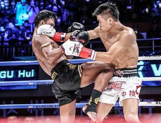 武林风新人王王志玮点数惜败日本“妖刀”安保瑠辉也,对华不败神话延续 武林风新人王王志玮点数惜败日本“妖刀”安保瑠辉也,对华不败神话延续