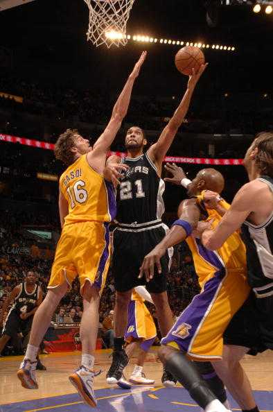 “22篮板神迹”是真是假？吉诺比利真实爆发击溃湖人