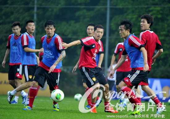 世预赛南北德比平壤互交白卷，克林斯曼韩国首秀遇铁桶阵遇阻