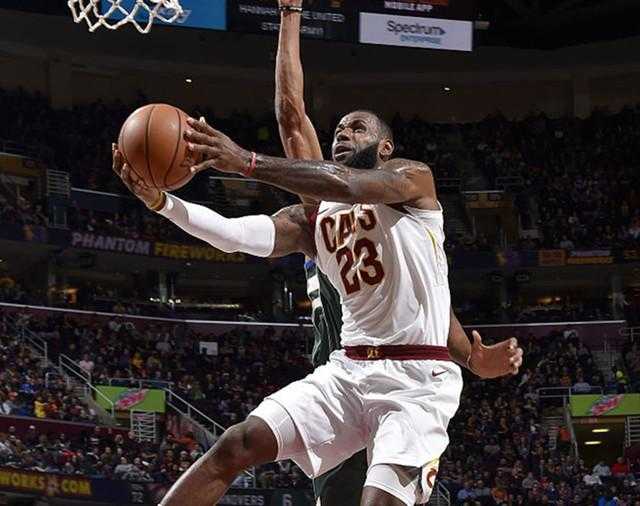 首节48分平纪录！尼克斯130-119送灰熊连败