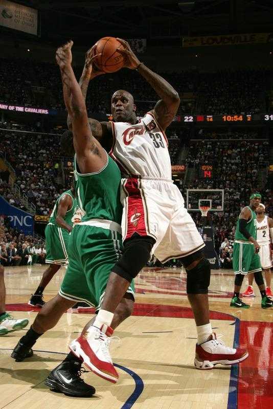 骑士拒绝爆冷！米切尔43分主宰末节擒魔术